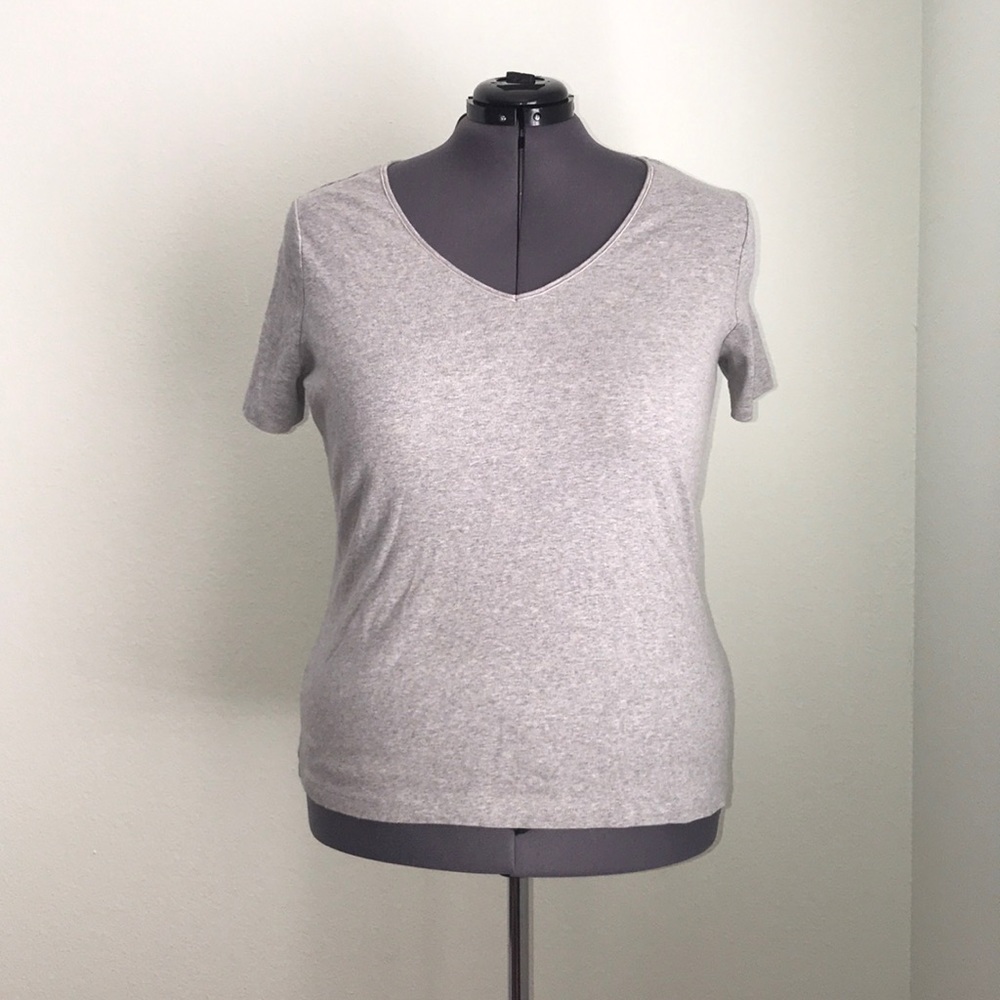 Basic gray tee
